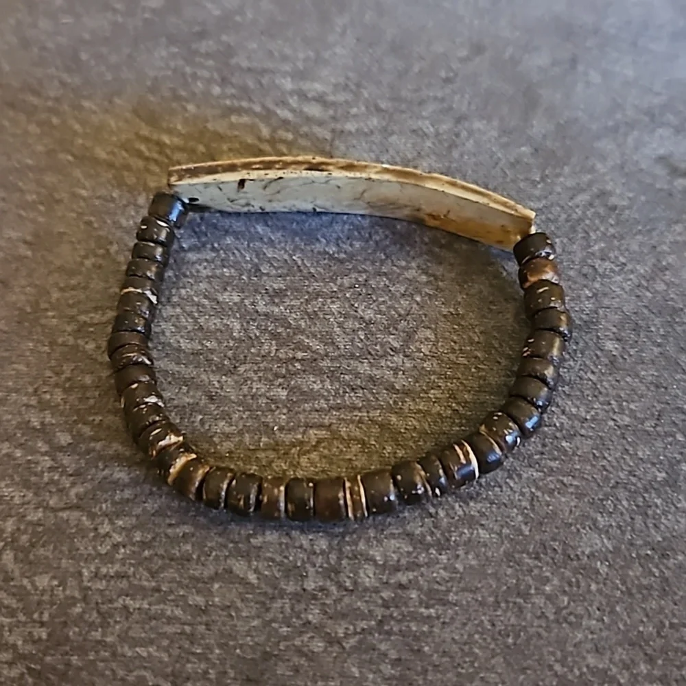 3/$30 Handpainted Hawaiian Beaded Coconut Shell Tourist Stretch Bracelet